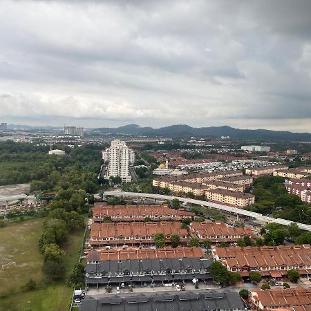 D'Gunduls Homestay Family Suite 2R 2B By Dgh I-City Shah Alam Exterior foto